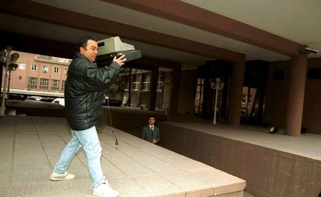 2001 krizinde Ecevit'e kasa fırlatan esnaf şimdi ne yapıyor?