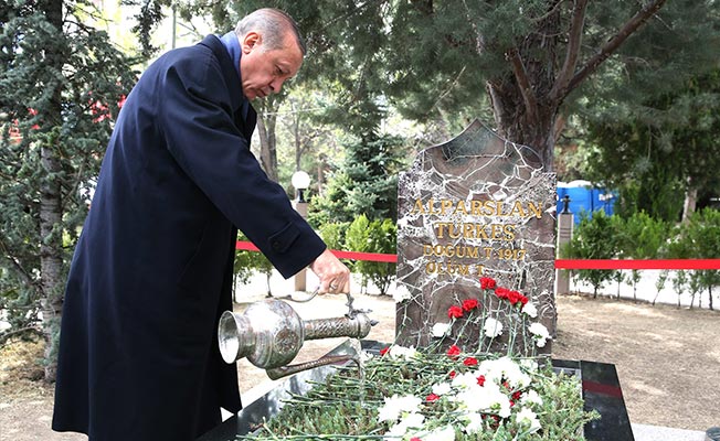 Referandum Erdoğan'a Türkeş'i hatırlattı