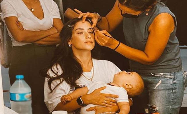Hazal Kaya setlere böyle döndü