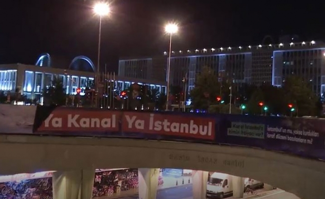 İBB afişlerine gece yarısı operasyonu: Tek tek söktüler!