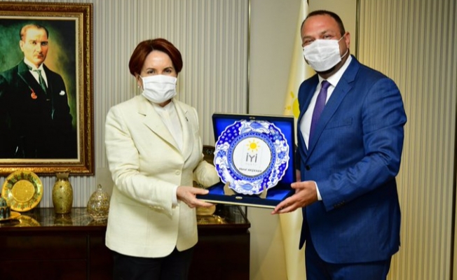 Gümrükçü'den Akşener'e makamında ziyaret