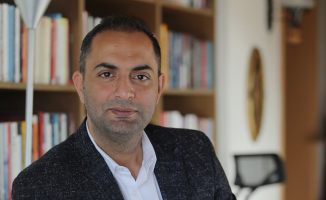 Yılın köşe yazısı ödülü Murat Ağırel'e