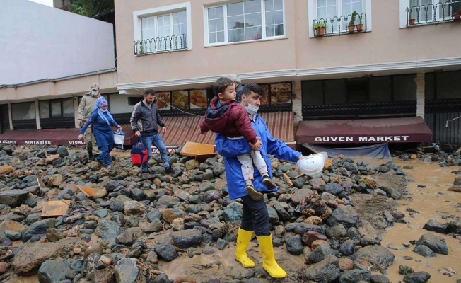 Sel felaketinde hayatını kaybedenlerin sayısı 4'e yükseldi