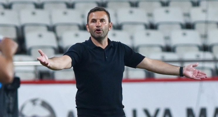 UEFA'dan Başakşehir ve Okan Buruk'a uyarı cezası