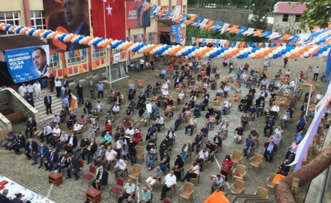 Devlet okulunda AKP kongresi skandalı!