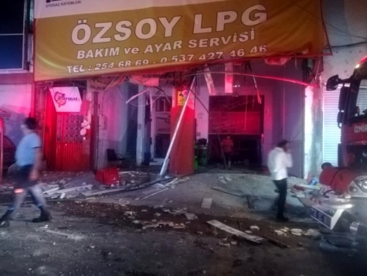 İzmir'de LPG bakım servisinde patlama