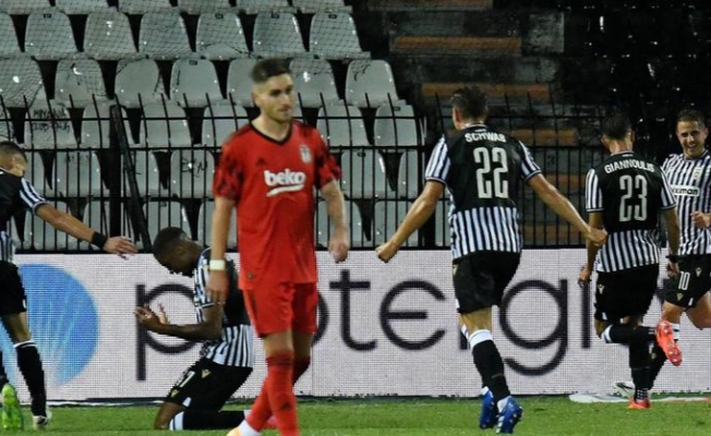 Beşiktaş taraftarından Kanal D'ye 3-0 tepkisi