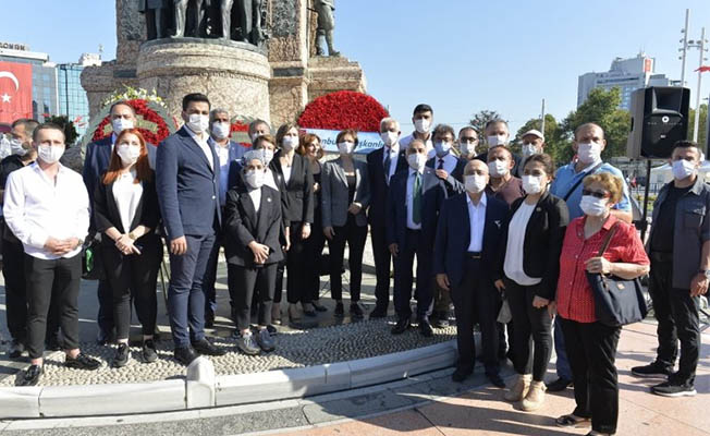 İmamoğlu ve Kaftancıoğlu Cumhuriyet Anıt'na çelenk bıraktı