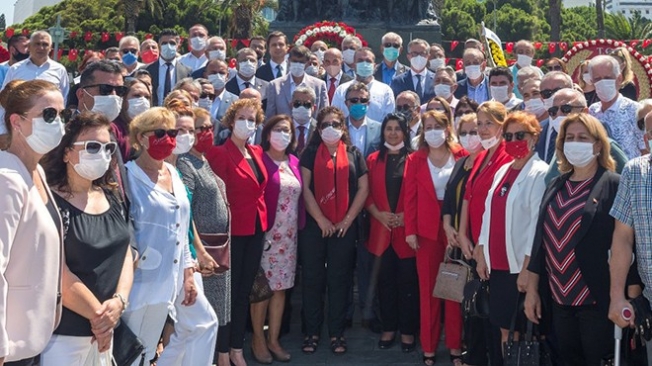 CHP İzmir’den ‘30 Ağustos’ kutlaması