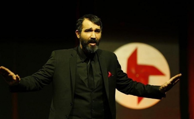 Barış Atay'a saldırı: 5 kişilik grup tekmeledi!