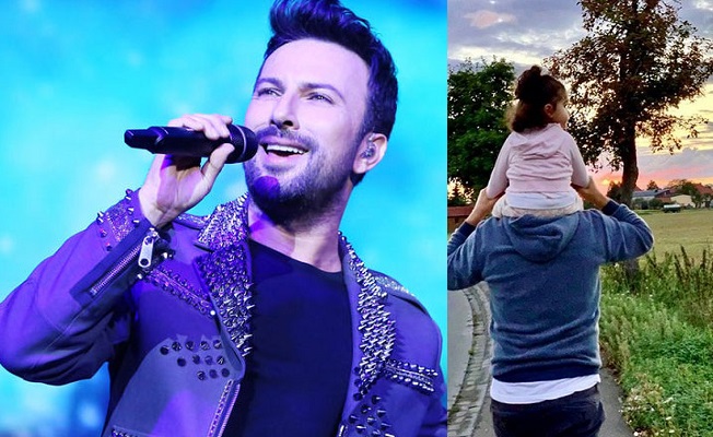 Tarkan kızıyla poz verdi