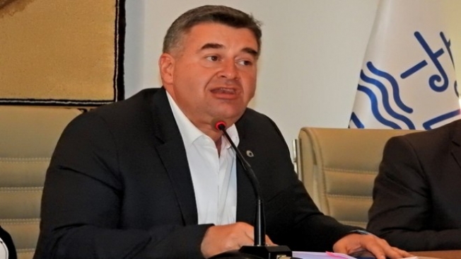 Başkan Ekrem Oran mecliste baygınlık geçirdi