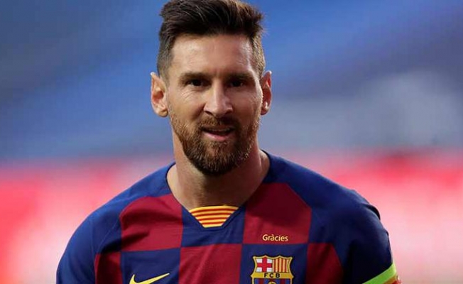 Messi Barcelona'da kalıyor
