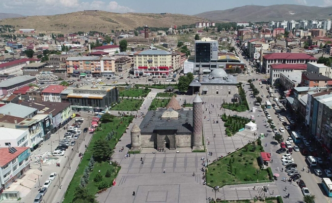 Barış Yarkadaş isyan etti: İşte isim isim aile şirketine dönen belediye!