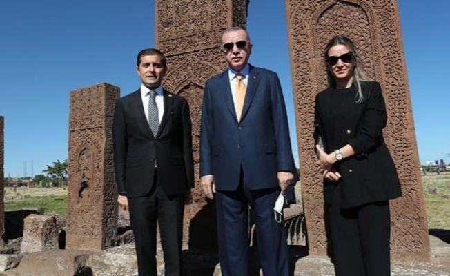Malazgirt etkinliklerinde protokolü ağırlayan Kaymakam 'FETÖ'den açığa alındı