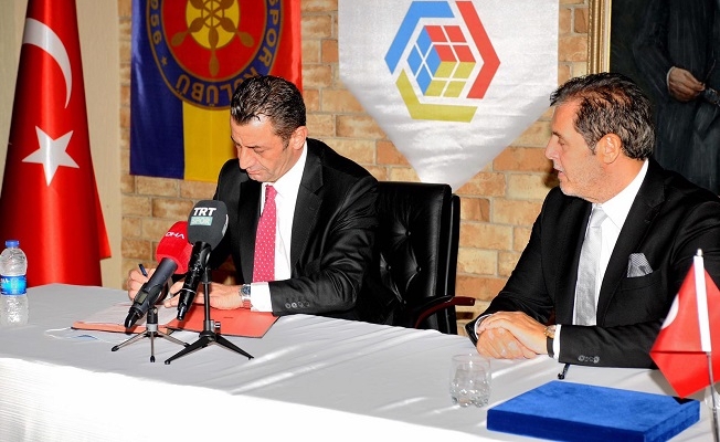Kadın Voleybol takımına Sistem 9 desteği