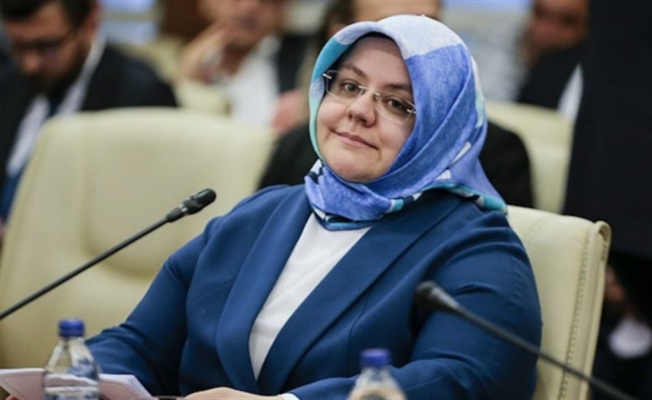 Bakan Selçuk: Twitter'da yayacağınıza bize link atın