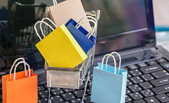 Nüfusun yarısı indirim peşinde