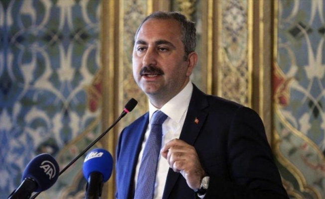 Adalet Bakanı Twitter'dan adalet diyenlere sert çıktı!