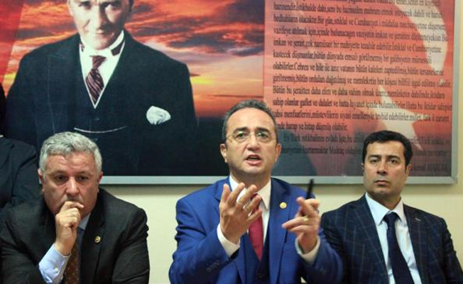 'Hayır' çalışması yapan vekile satırlı saldırıya CHP'den 'Allah'lık açıklama  