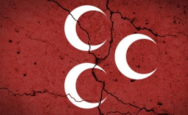 MHP'de bir istifa daha!