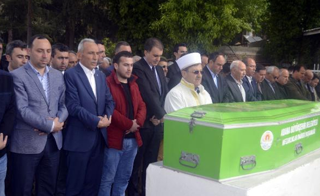 Erdoğan'ın mitingine giderken ölenler toprağa verildi
