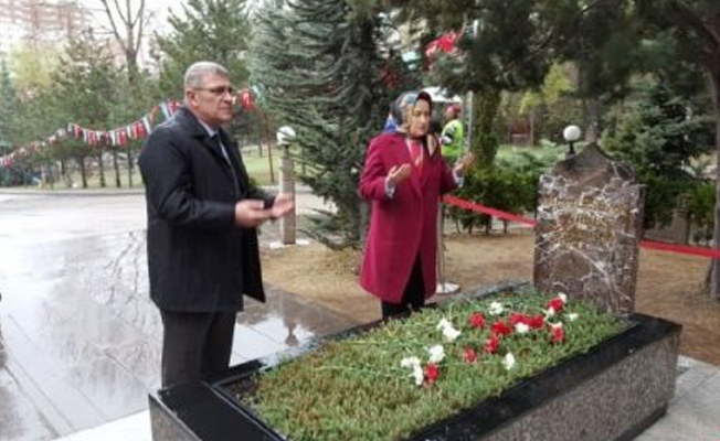 Akşener o siyasetçinin kabrini ziyaret etti