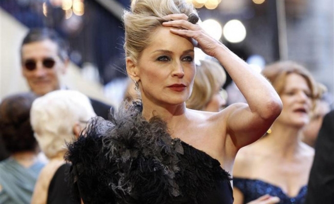 Sharon Stone flört uygulamasından atıldı: Aşk hayatım şaka gibi