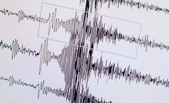 Arnavutluk'ta korkutan deprem