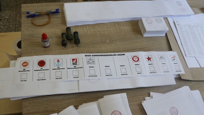 Yavru vatanda tarihi gün! Halk kaderini belirleyecek.