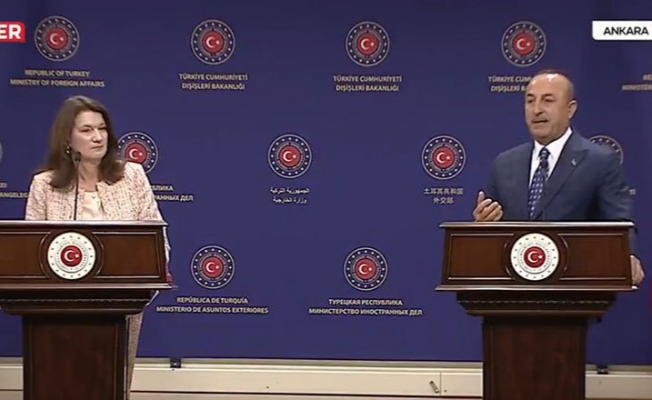 Mevlüt Çavuşoğlu canlı yayında İsveçli bakanla kapıştı!