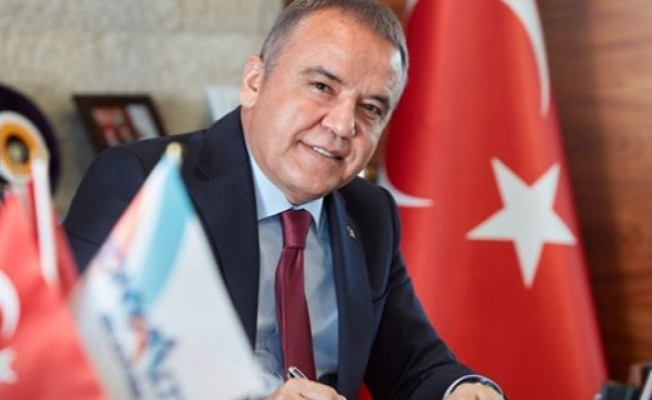 Muhittin Böcek korona ile uğraşırken Antalya'da çirkin hesap