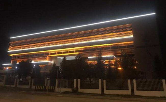 'Enis Berberoğlu ve Sözcü konuşulmasın diye ışık düellosuna sarıldılar'