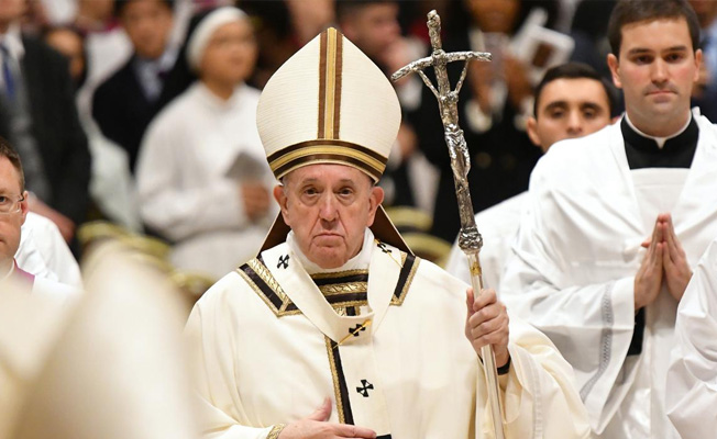 Papa'dan cinsiyetçi çıkış: 'Covid denilen hanımefendi...'