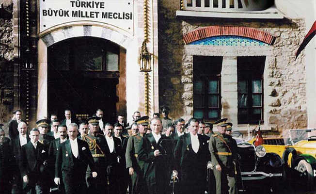 "Türkiye Cumhuriyeti mesut, muvaffak ve muzaffer olacaktır"