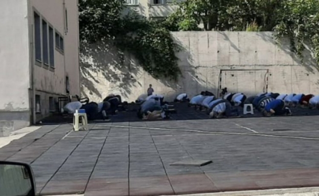 Okuldaki Mescide İmam Atandı, Okul Camiye Döndü