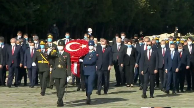 Devlet Erkanı Anıtkabir'de
