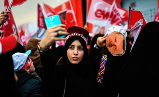 Times: Erdoğan konuşmaya başlayınca gittiler