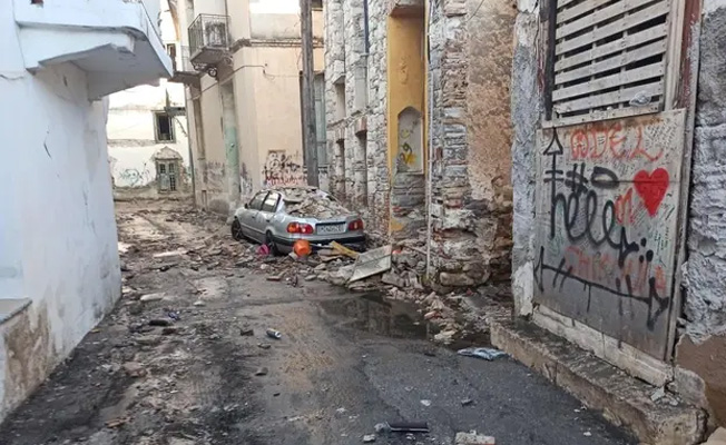 Yunanistan'da iki öğrenci göçüğün altında can verdi