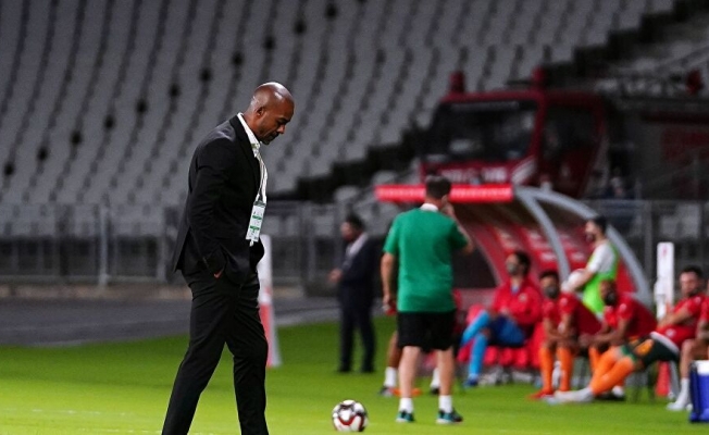 Eddie Newton'un görevine son verildi
