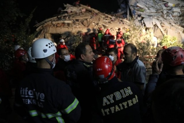 Aydın Büyükşehir arama kurtarma ekibi çalışmalara destek veriyor