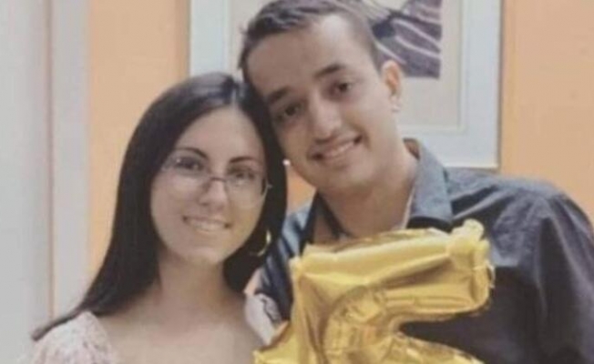 Yunanistan'da enkaz altından birbirlerine sarılmış halde çıkarıldılar