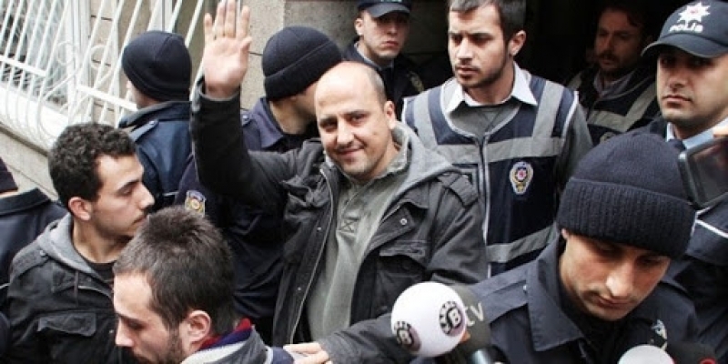 Milletvekili Ahmet Şık, “Helikopterden itilip, linç edildiler”