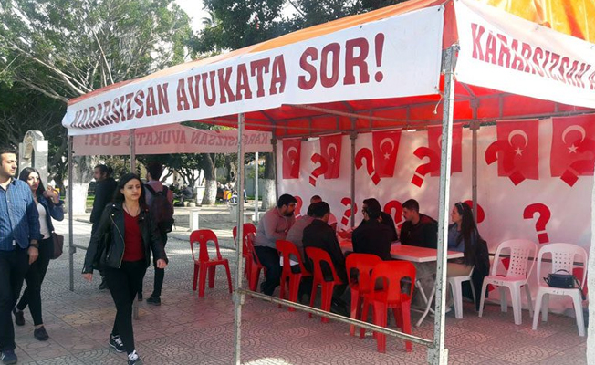 'Kararsızsan avukata sor' çadırı
