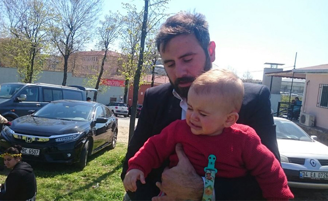 Miraz bebek ile annesini ayırdılar