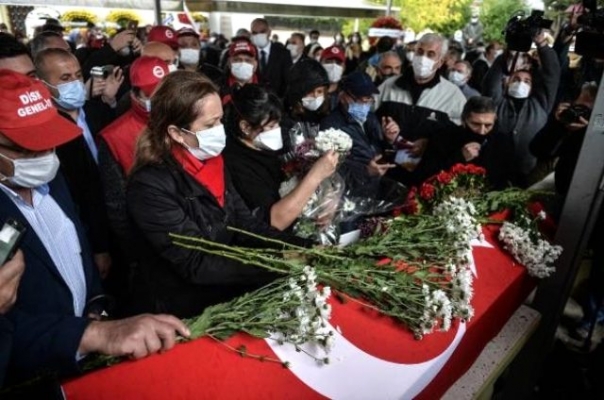 Timur Selçuk son yolculuğuna uğurlandı