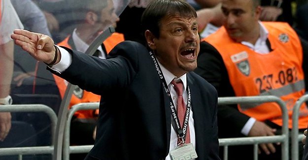 Ergin Ataman Fenerbahçelilerin küfürlü mesajını yayınladı!