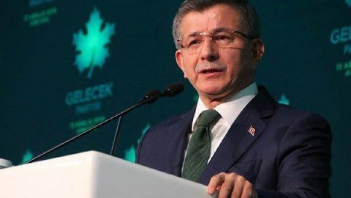 Ahmet Davutoğlu'ndan Berat Albayrak'ın istifasına yorum