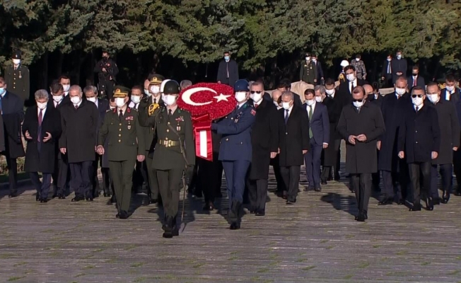 Devlet erkanı Anıtkabir'de...