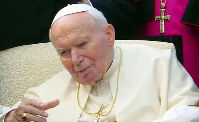 Papa, istismarı görmezden geldi
